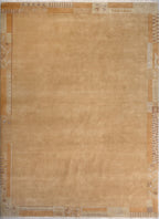 Handgeknüpfter tibetischer Teppich in einem warmen beige  mit Retro Bordüre – Neuwertig