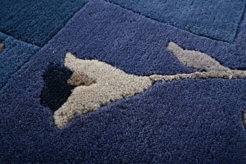 Handgeknüpfter tibetischer Teppich in blau grau mit Retro Bordüre – Neuwertig