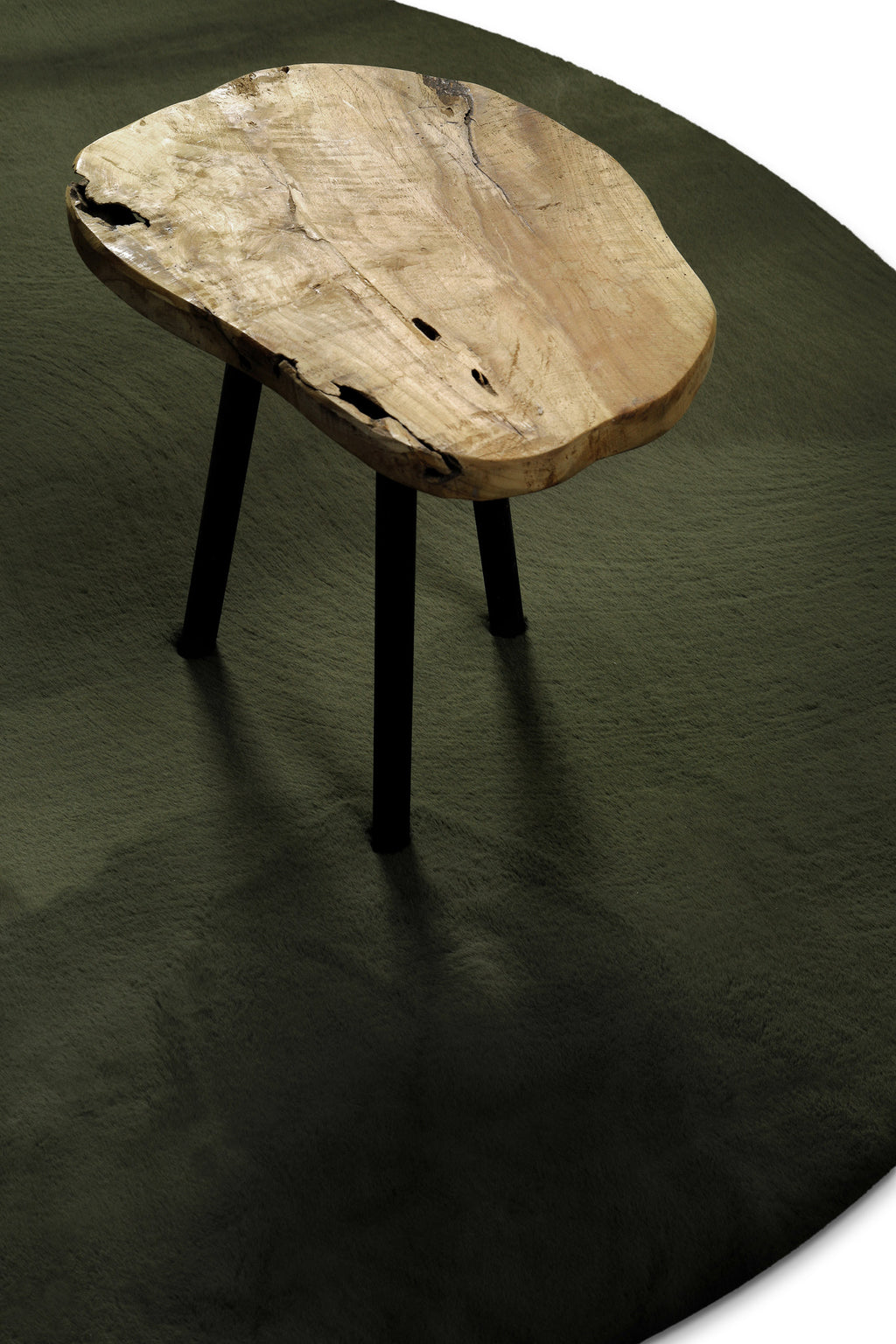 Hochflor Teppich Anna rund Oliv Grün mit Hocker