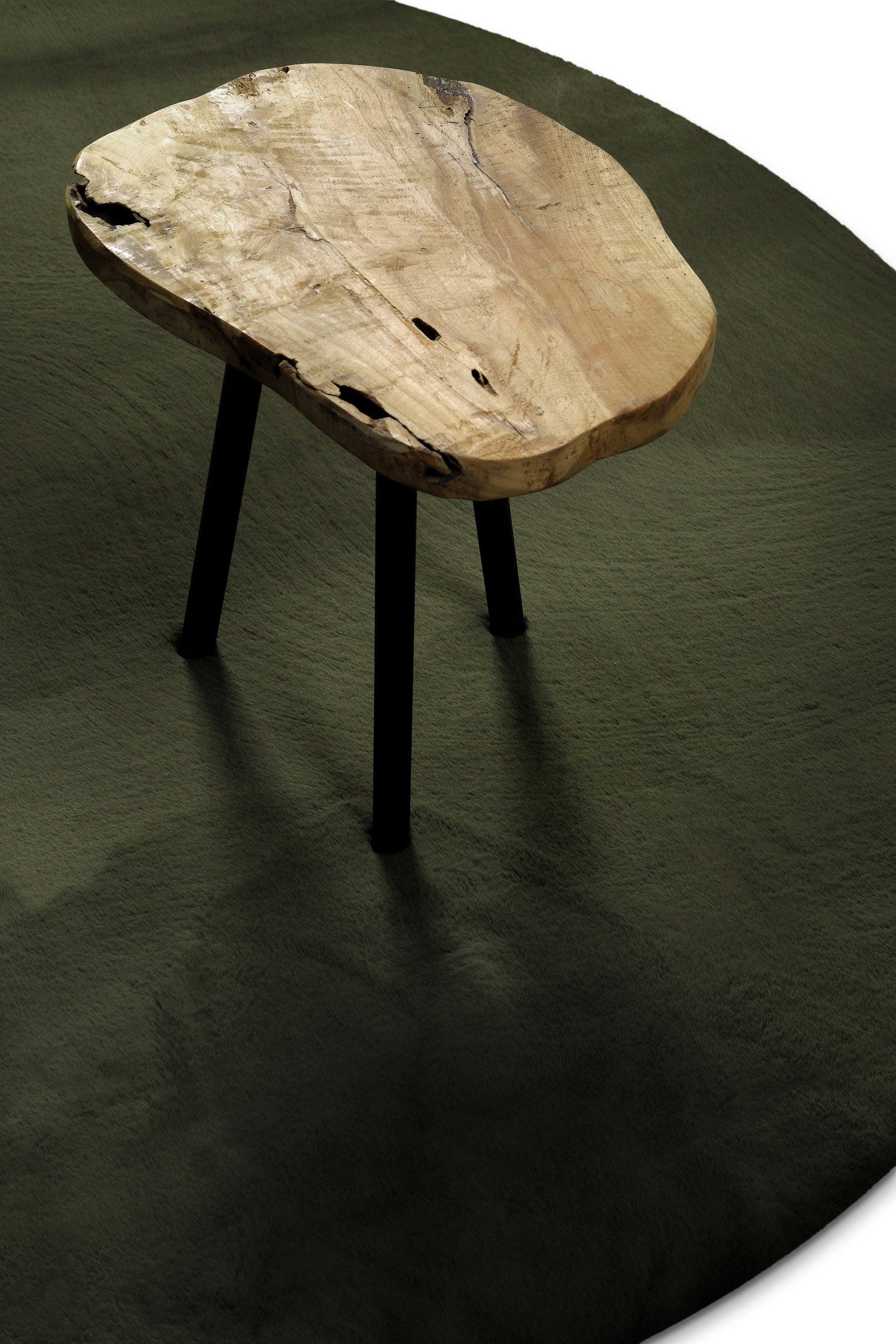 Hochflor Teppich Anna rund Oliv Grün mit Hocker