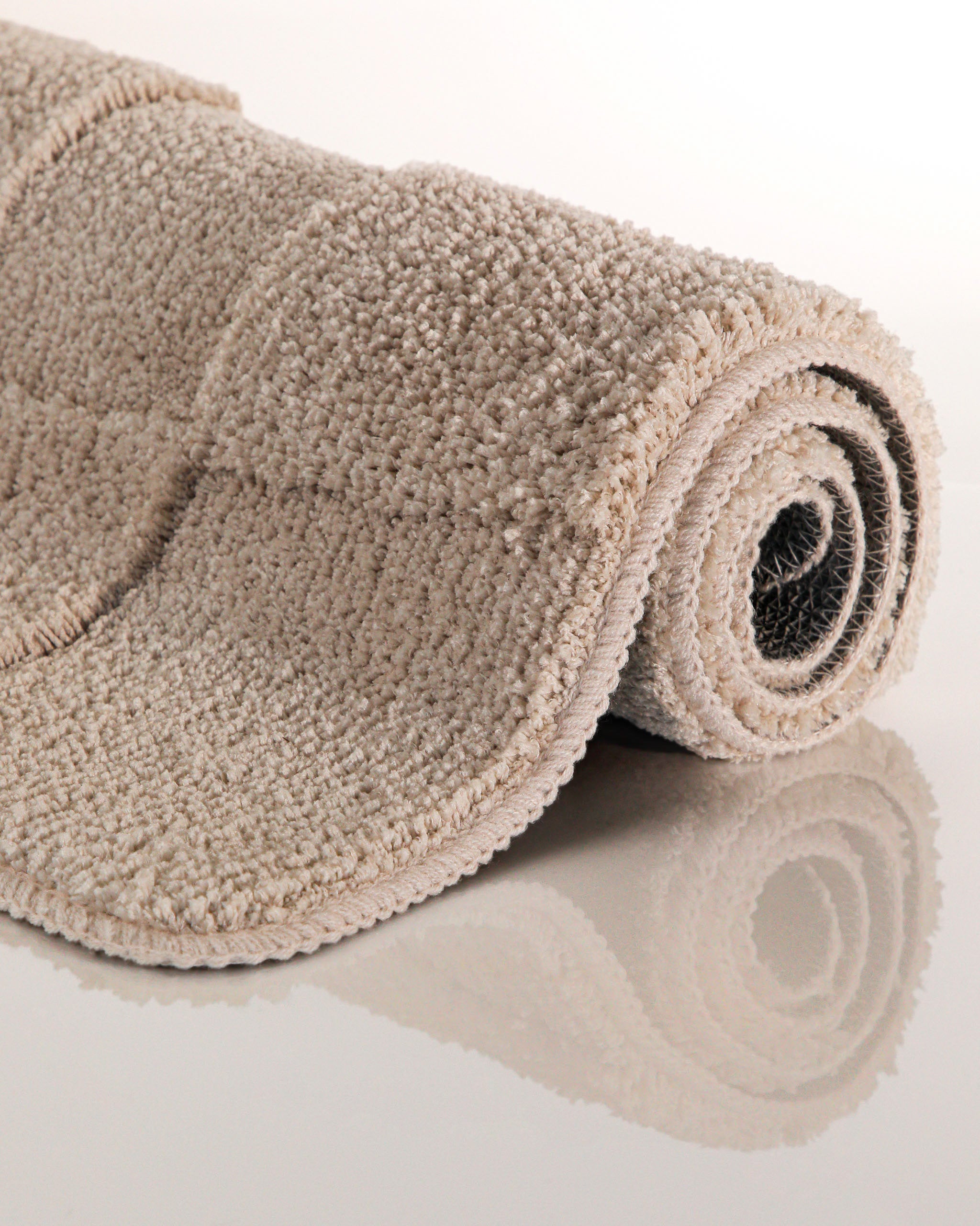 Badteppich von BathKing by WECONhome Davie Sand Beige zwei rechteckige Matten übereinander gelegt, Draufsicht mit geometrischem Reliefmuster