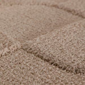 {"class" => "product-thumbnails__image", "alt" => "Badteppich von BathKing by WECONhome Davie Sand Beige Detailaufnahme der Floroberfläche mit geometrischem Linienmuster"}