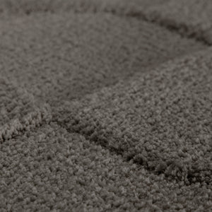 {"class" => "product-thumbnails__image", "alt" => "Badteppich von BathKing by WECONhome Davie Basalt Grau Detailaufnahme der Floroberfläche mit geometrischem Linienmuster"}