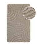 Badteppich von BathKing by WECONhome Fiete Sand Beige, Draufsicht mit Detailkreis der Florstruktur und eingeprägtem Linienmuster auf weißem Hintergrund