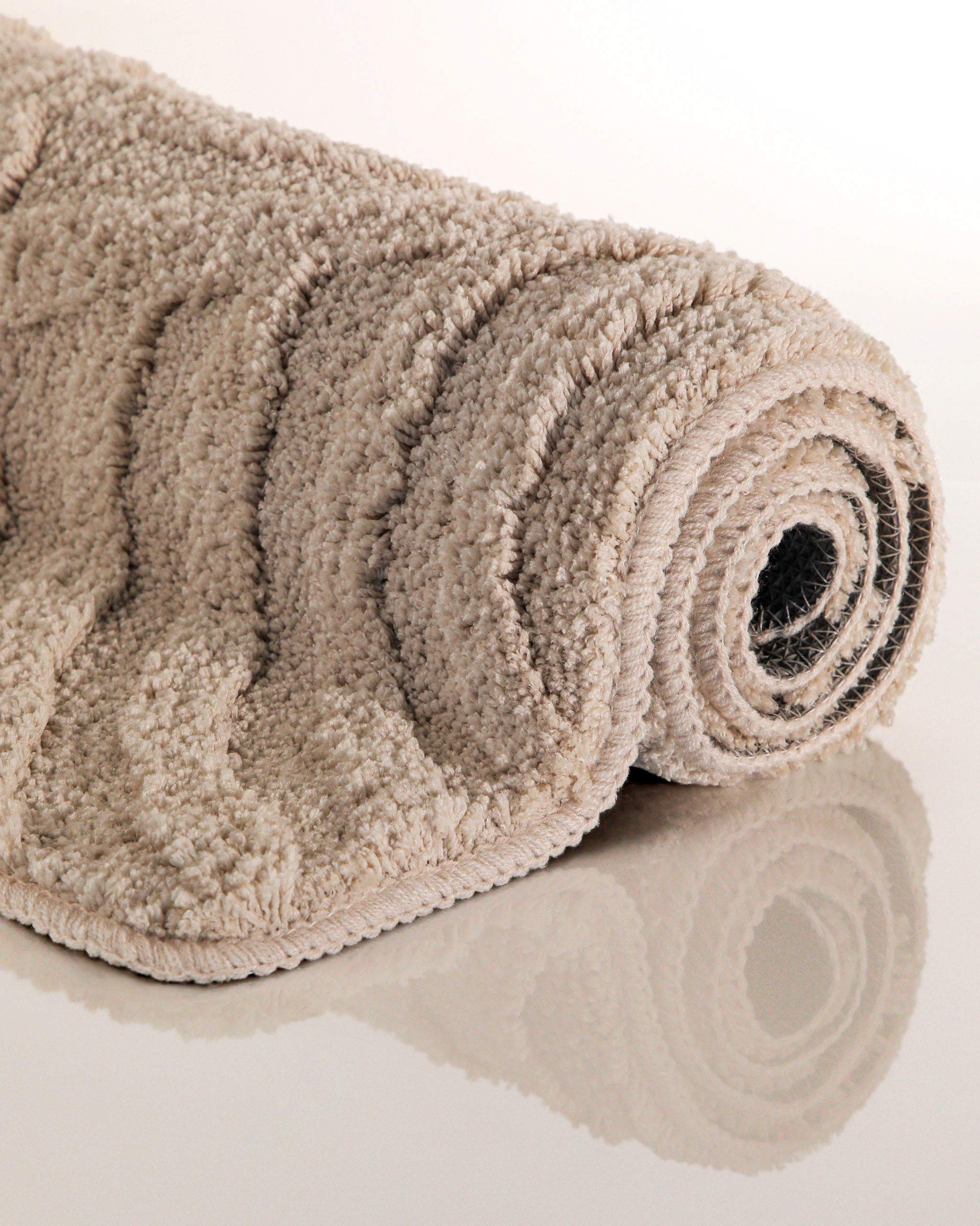 Badteppich von BathKing by WECONhome Fiete Sand Beige zwei rechteckige Matten übereinander gelegt, Draufsicht mit geometrischem Reliefmuster