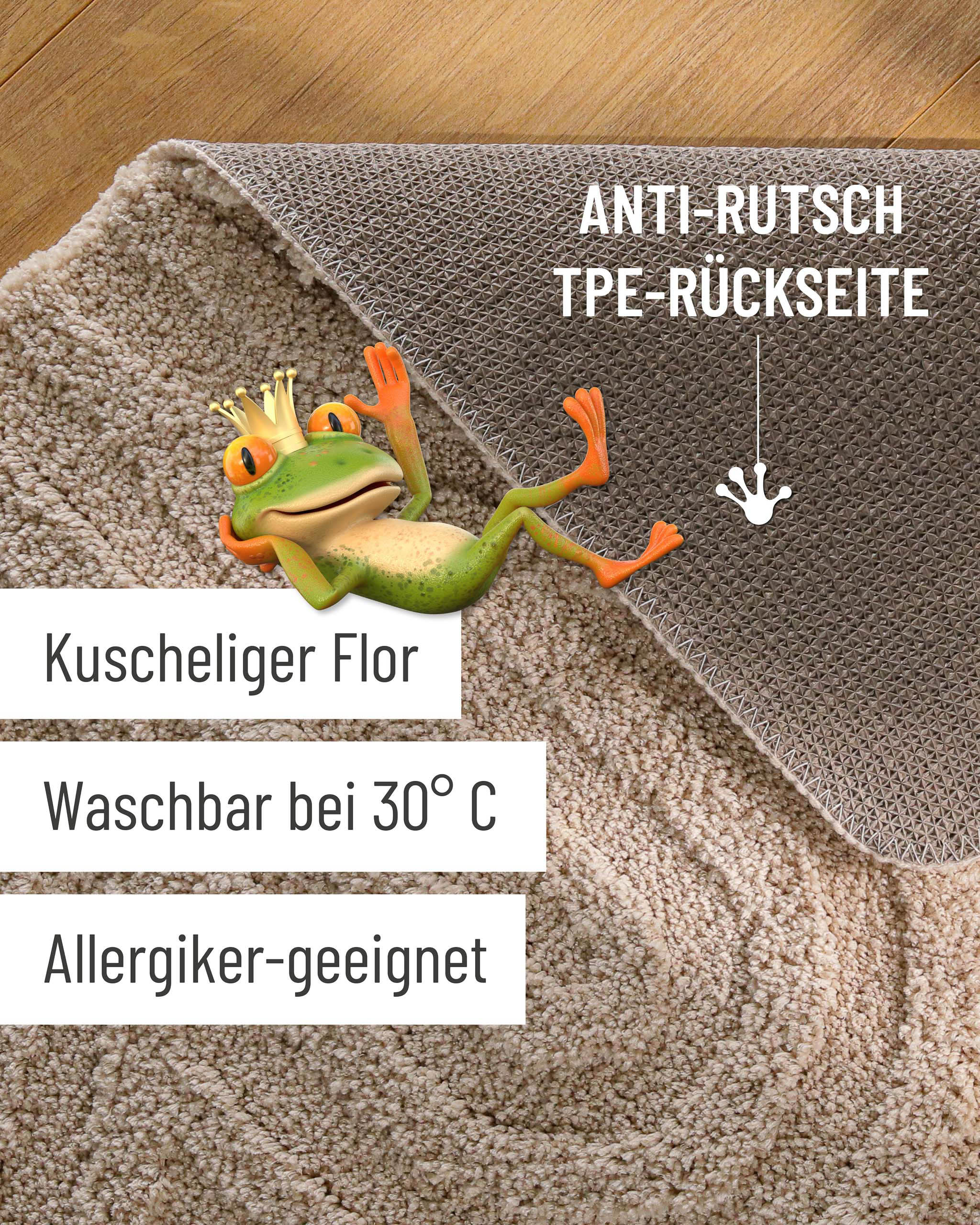 Badteppich von BathKing by WECONhome Fiete Sand Beige Detailaufnahme Flor auf Holzfußboden, eingeblendete Hinweise zu rutschhemmender Rückseite und Waschbarkeit