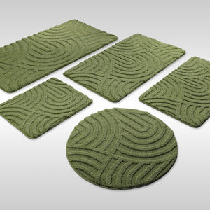 {"class" => "product-thumbnails__image", "alt" => "Badteppich von BathKing by WECONhome Fiete Reseda Grün Set aus rechteckigen und runden Badmatten, mehrere Größen auf hellem Hintergrund angeordnet"}
