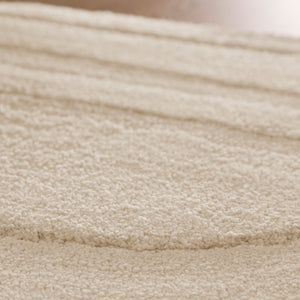 {"class" => "product-thumbnails__image", "alt" => "Badteppich von BathKing by WECONhome Marc Creme Weiß Nahaufnahme der Florstruktur, Linienrelief im dichten Teppichflor sichtbar"}