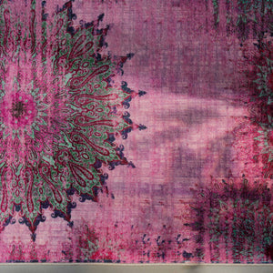 {"class" => "product-thumbnails__image", "alt" => "Detailansicht des unteren Bereichs des Vintage-Badteppichs Healing mit ornamentalem Mandala-Motiv."}