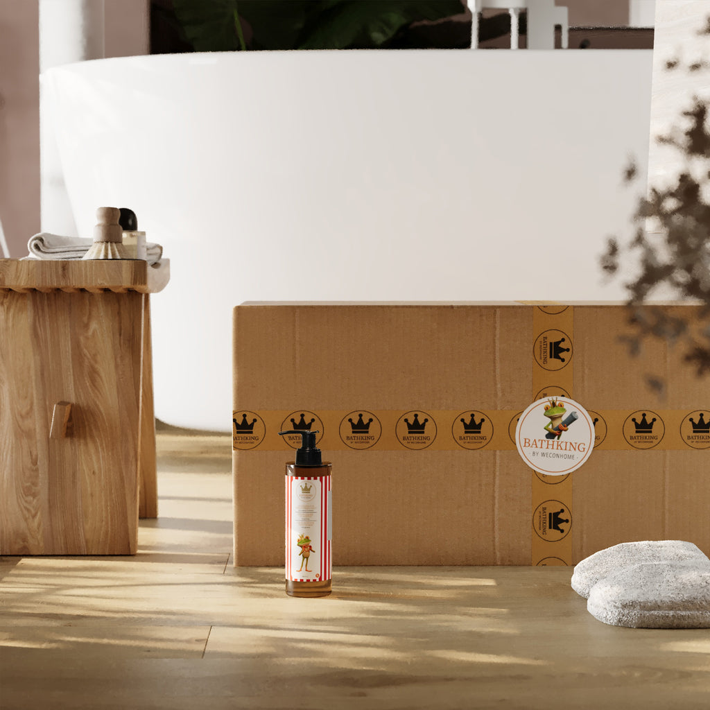 Ginseng Handseife mit Frosch Etikett vor einem BathKing Badteppiche Karton