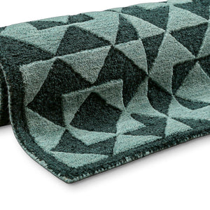 {"class" => "product-thumbnails__image", "alt" => ""}