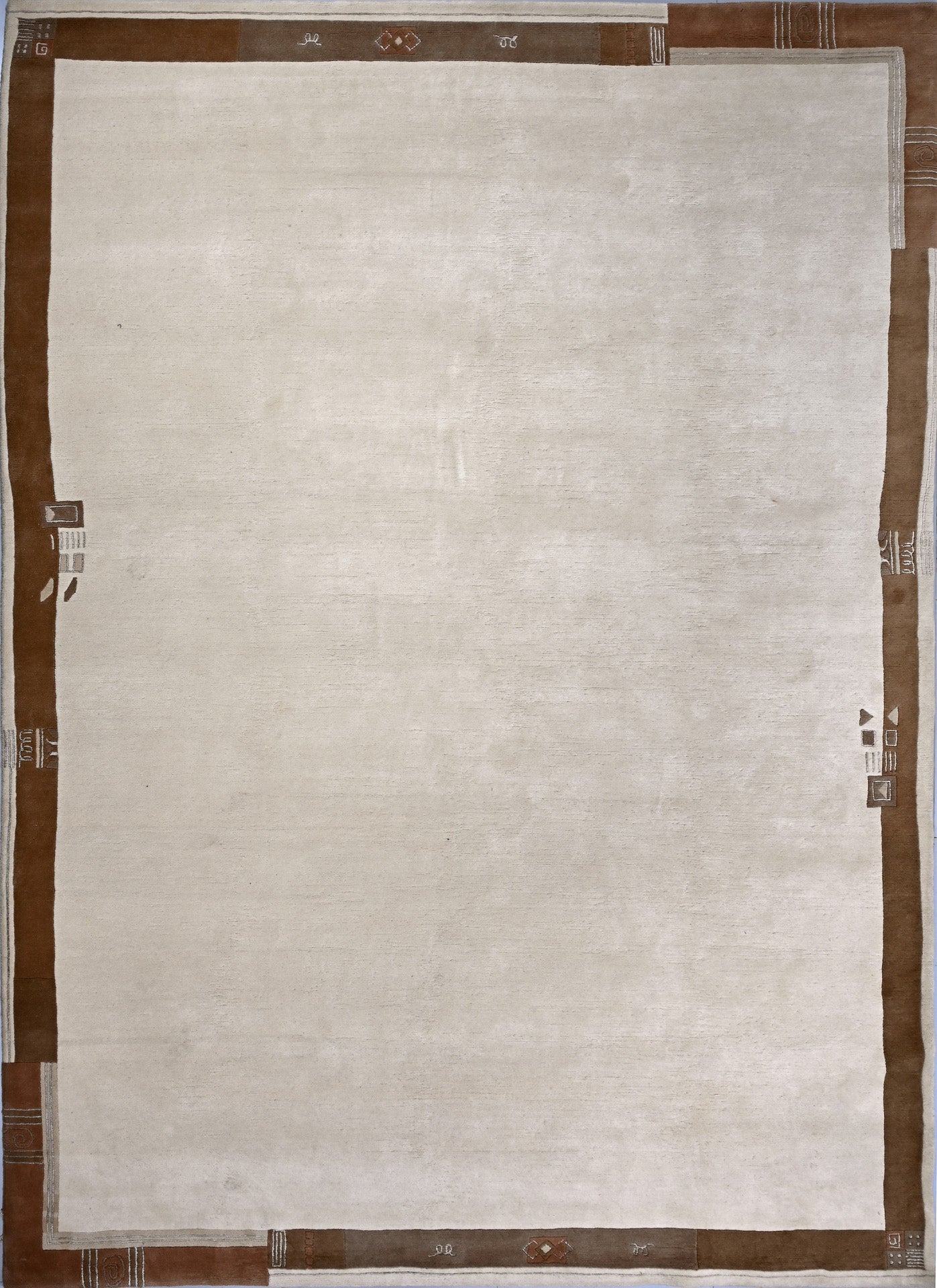 Handgeknüpfter Tibet Teppich in beige mit schmaler Retro Bordüre – Neuwertig