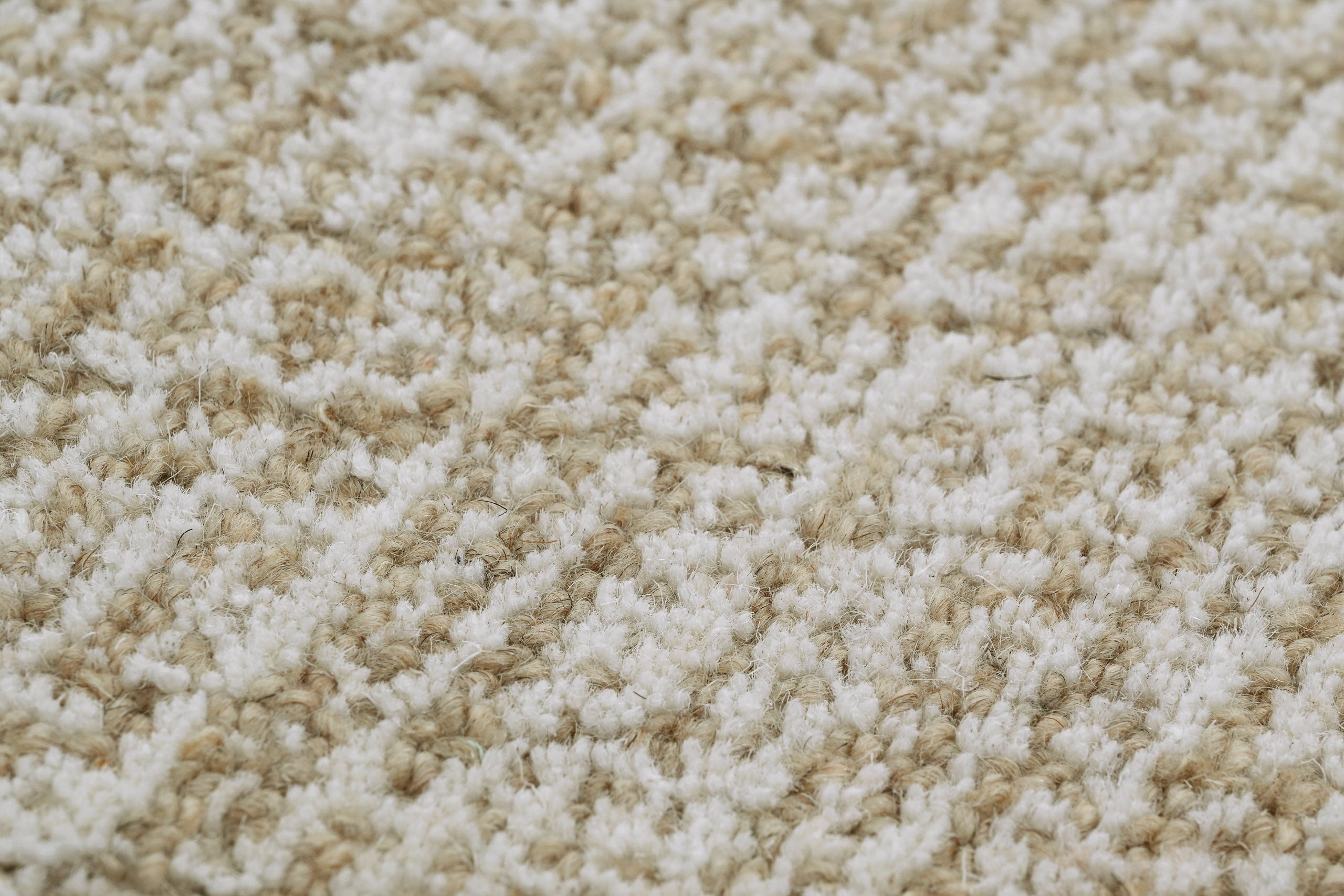 Kurzflor Teppich Sand Beige aus Schurwolle "Hamptons THIRTEEN" WECONhome