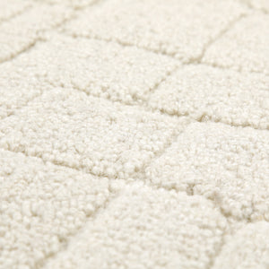 {"class" => "product-thumbnails__image", "alt" => ""}