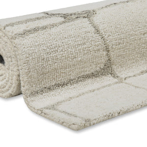 {"class" => "product-thumbnails__image", "alt" => ""}