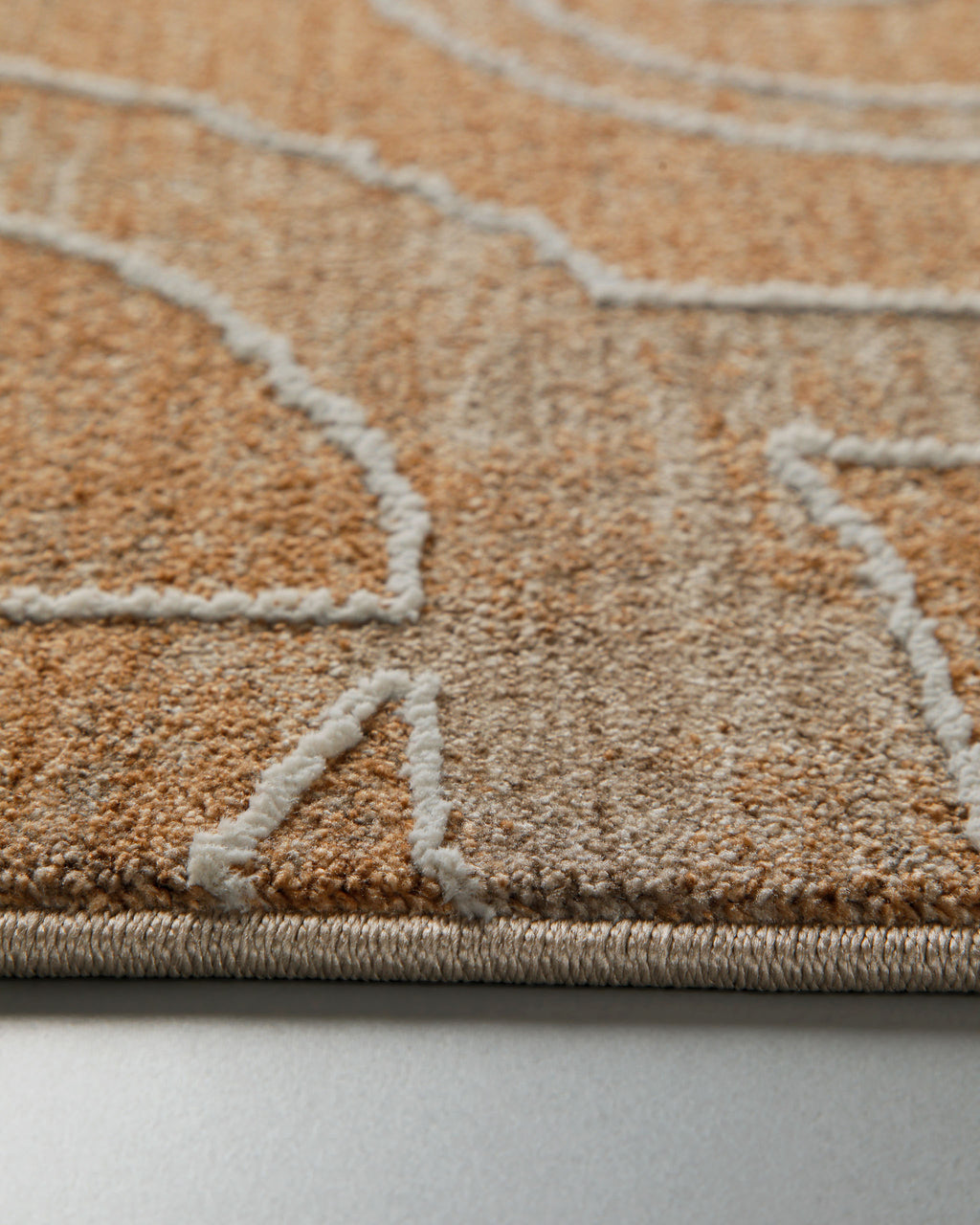 Esprit Kurzflor Teppich Beatle-B in Braun Bunt Nahaufnahme der weichen Oberflächenstruktur und Musterdetails