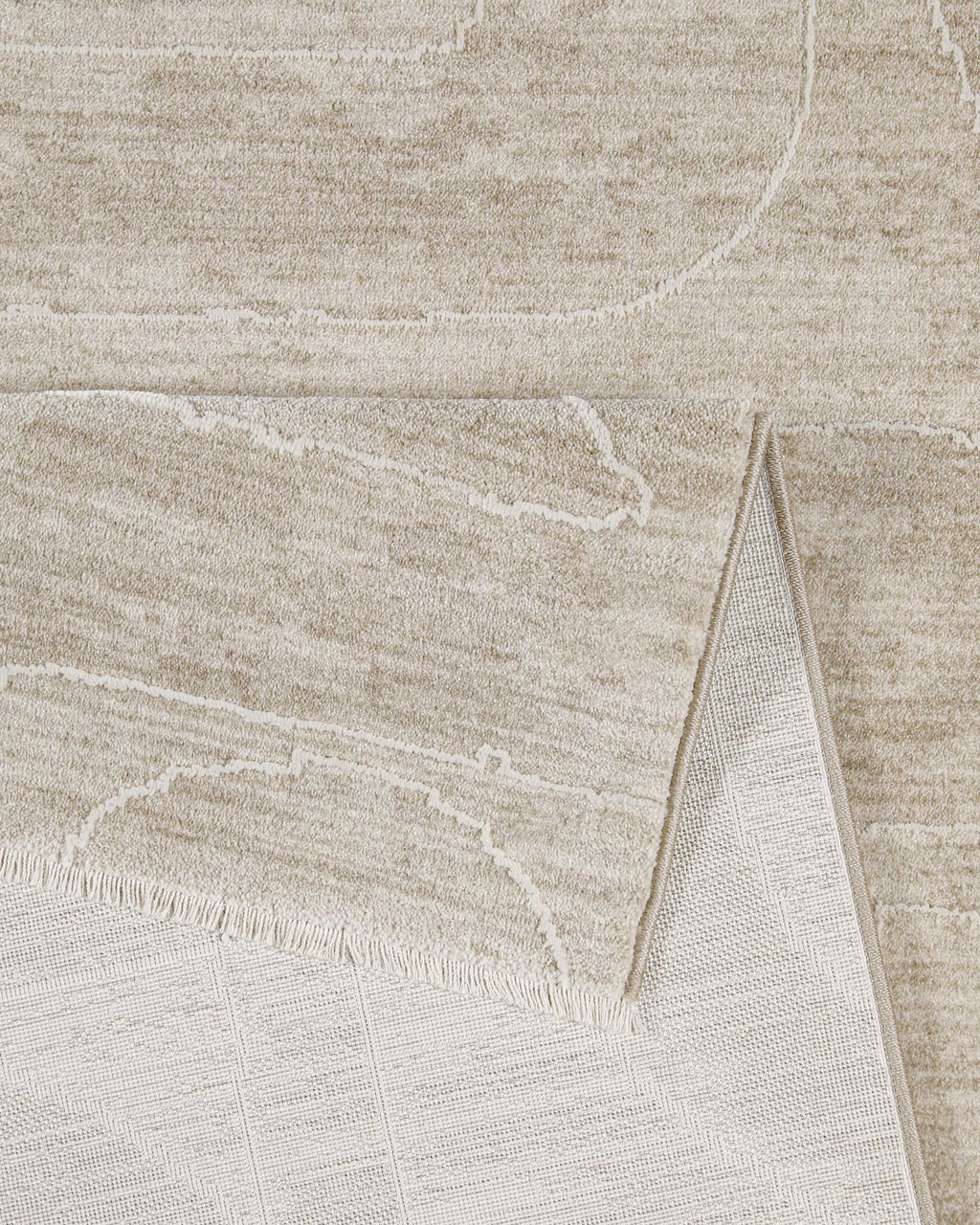 Esprit Kurzflor Teppich Beatle-B in Beige Bunt Detailaufnahme der Teppichkante und hochwertigen Verarbeitung
