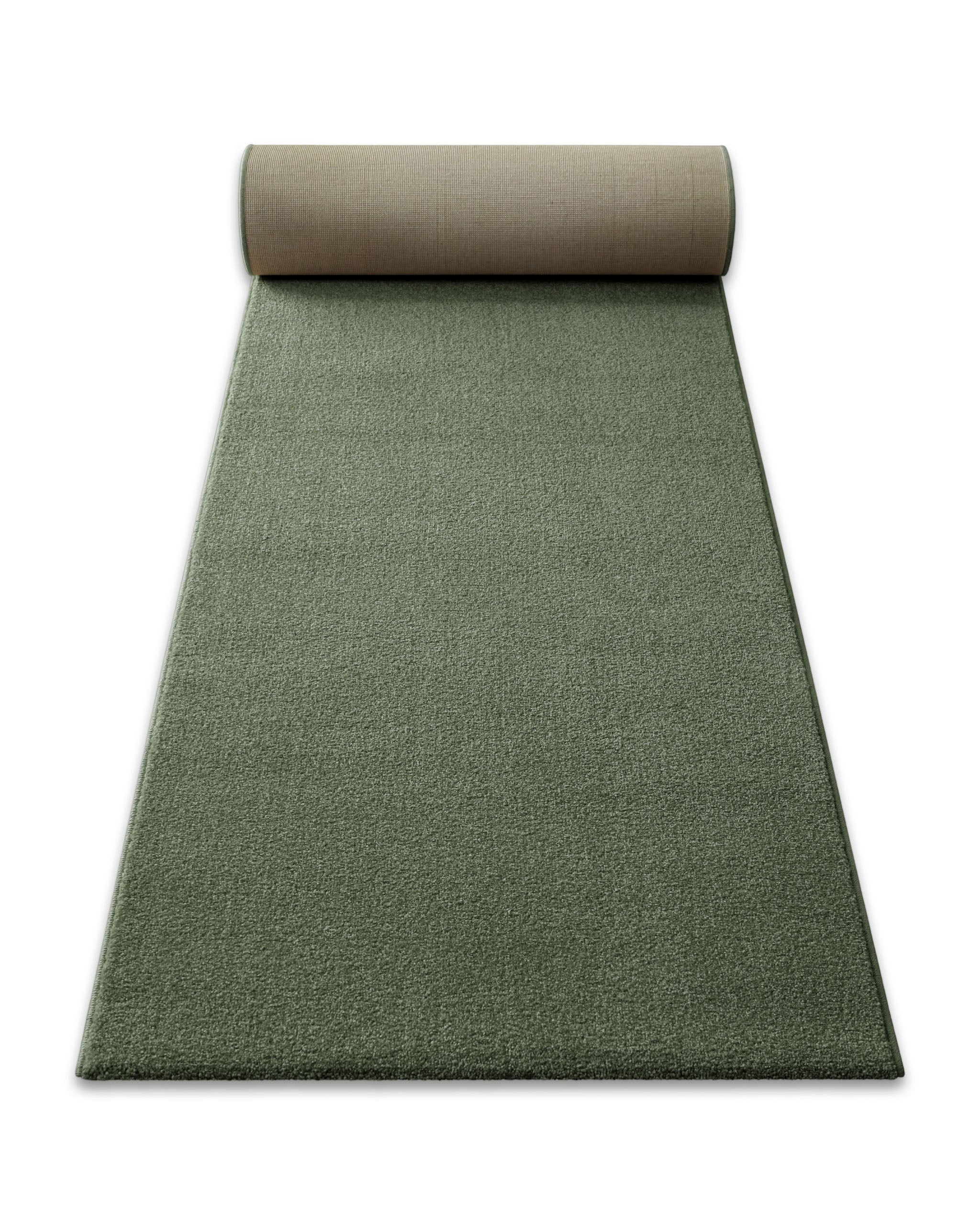Kurzflor Teppich Läufer Vegas Grün aufgerollt, Seitenansicht zeigt Florhöhe, Kante und textile Rückseite