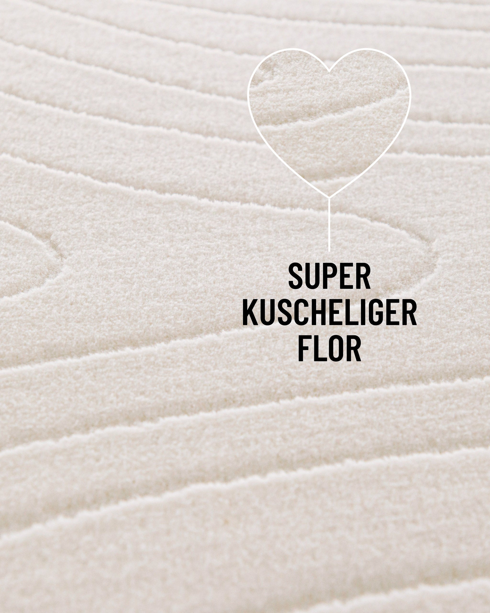 Nuuk Flow Kurzflorteppich von WECONhome Detailansicht vom Flor und der Info: kuscheliger Flor