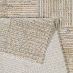 {"class" => "product-thumbnails__image", "alt" => "Esprit Kurzflor Teppich Raymond in Beige Bunt Detailaufnahme der Teppichkante und hochwertigen Verarbeitung"}