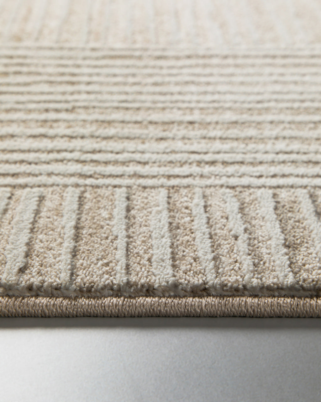 Esprit Kurzflor Teppich Raymond in Beige Bunt Nahaufnahme der weichen Oberflächenstruktur und Strukturdetails
