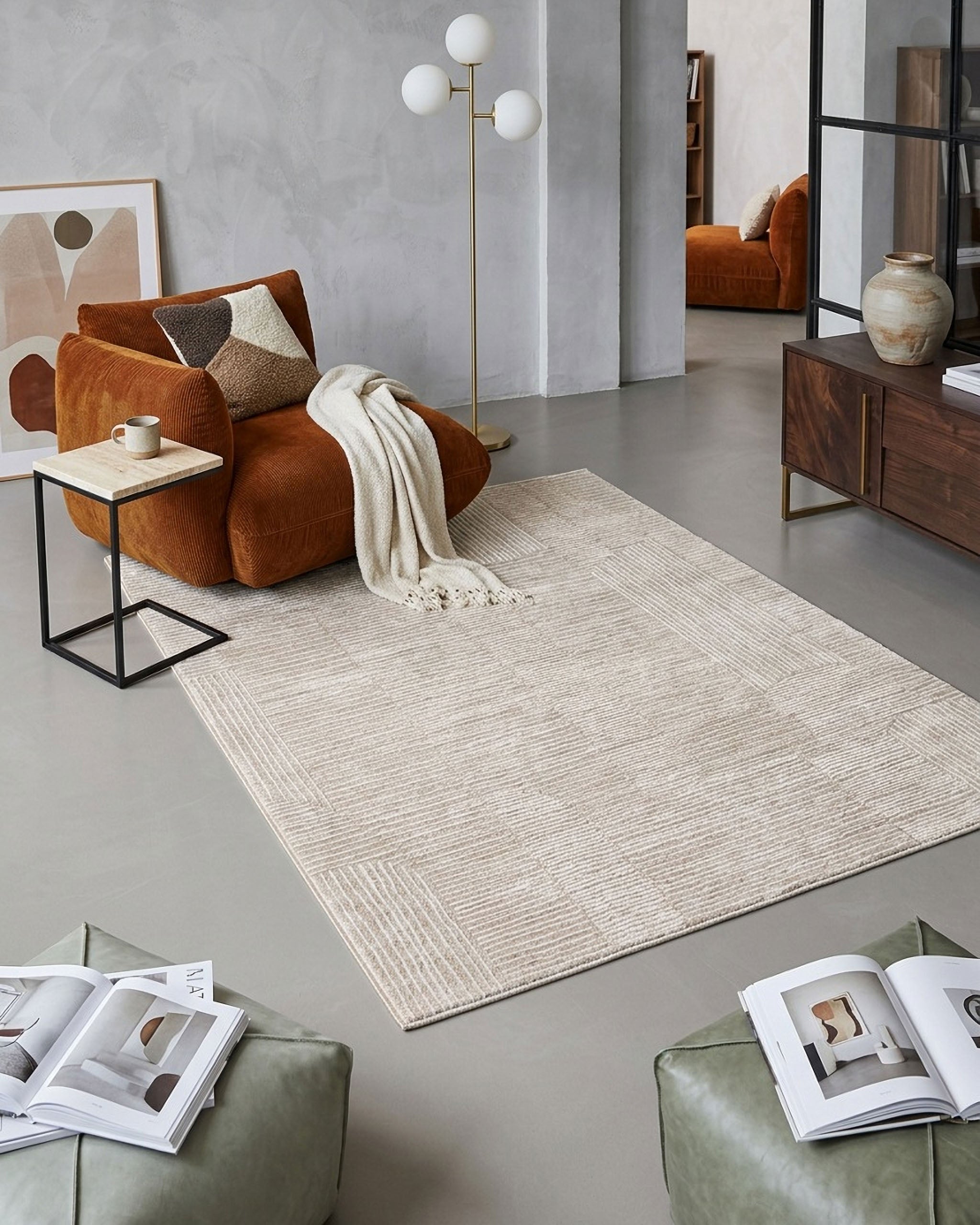 Esprit Kurzflor Teppich Raymond in Beige Bunt mit modernem geometrischem Muster im Wohnzimmer vor Sofa und Wohnmöbeln