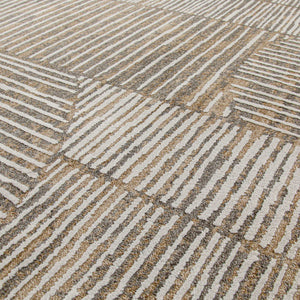 {"class" => "product-thumbnails__image", "alt" => "Esprit Kurzflor Teppich Raymond in Beige Grau Detailaufnahme des geometrischen Musters auf strukturierter Oberfläche"}