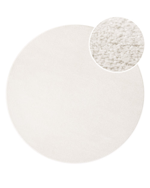 Kurzflor Teppich Vegas Creme rund, Draufsicht mit Detailausschnitt der feinen Florstruktur auf hellem Hintergrund