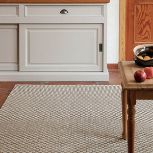 {"class" => "product-thumbnails__image", "alt" => "In-& Outdoor Teppich Miami South Beach creme weiß rechteckig im Raum mit Schrank"}