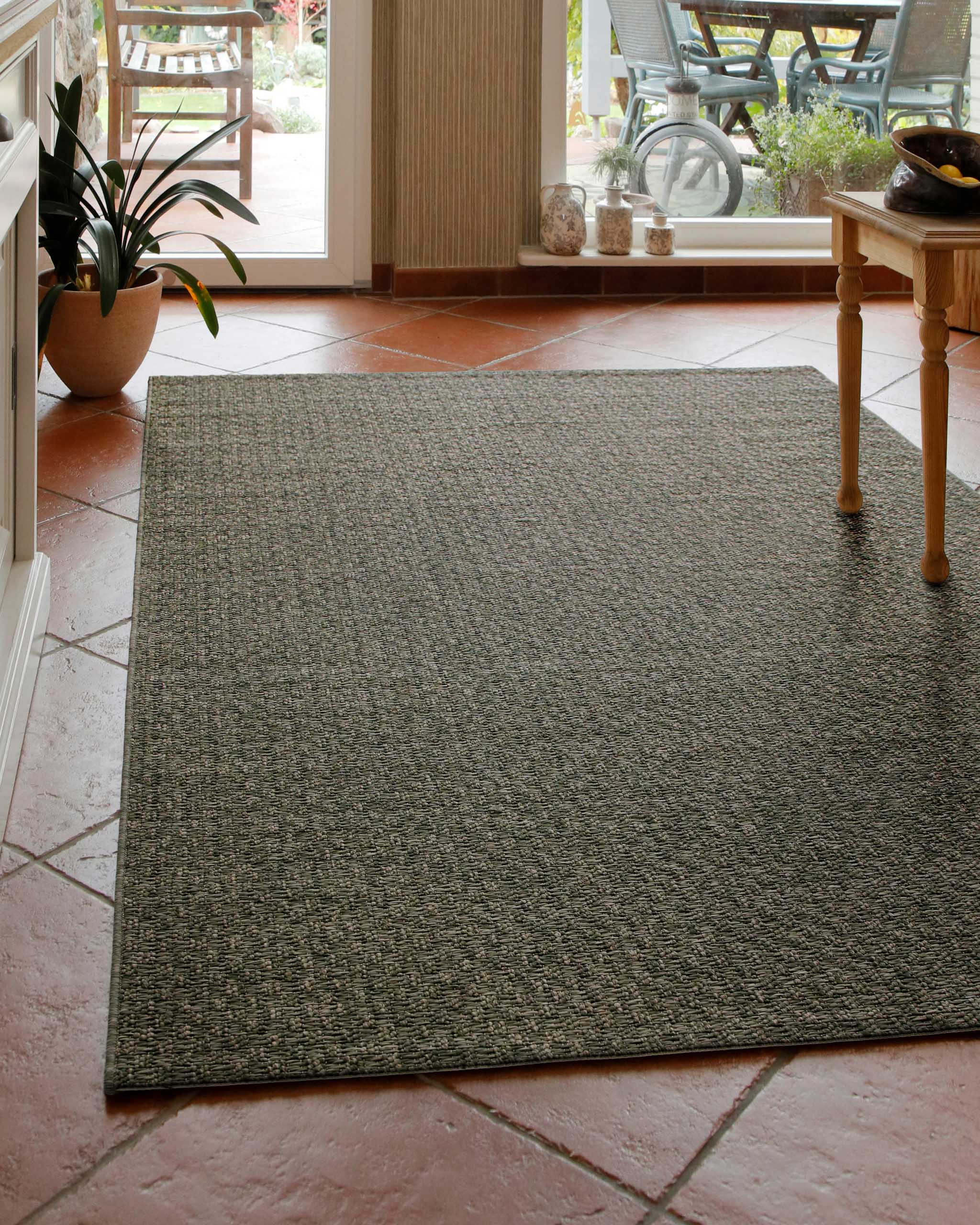 In-& Outdoor Teppich Miami South Beach grau oliv Ansicht im Raum rechteckig
