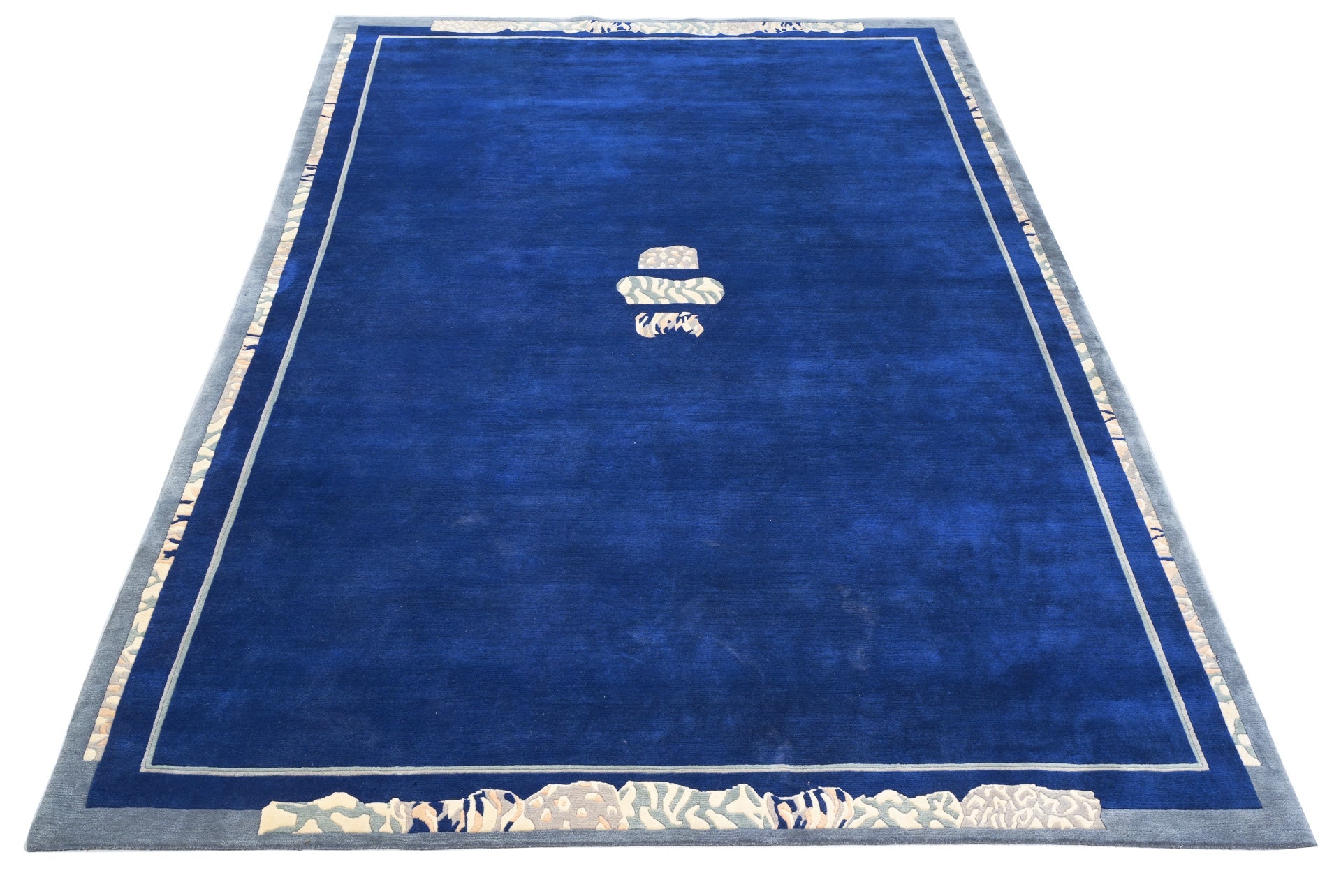 Handgeknüpfter Tibeter Teppich in blau mit Retro-Bordüre – Neuwertig