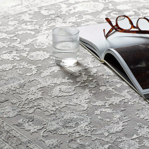 {"class" => "product-thumbnails__image", "alt" => ""}