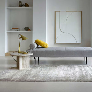 {"class" => "product-thumbnails__image", "alt" => ""}