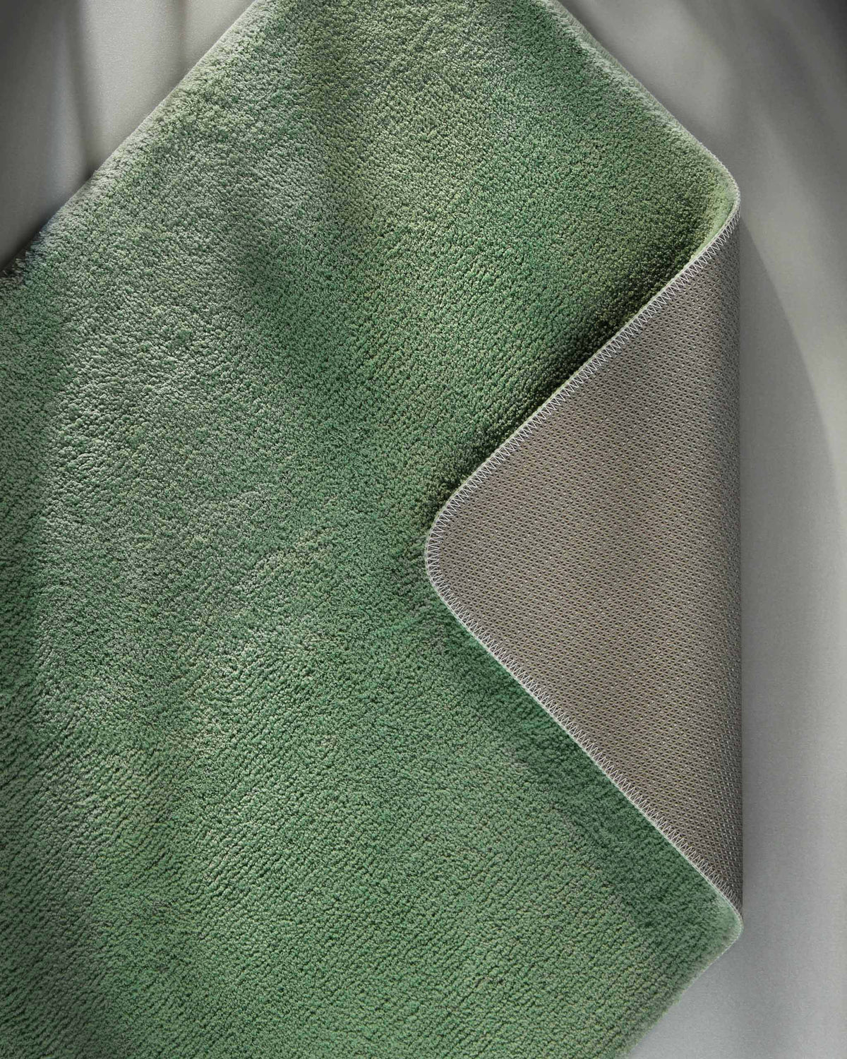Badematte Badteppich Joris Grün flauschig Detail umgeklappt