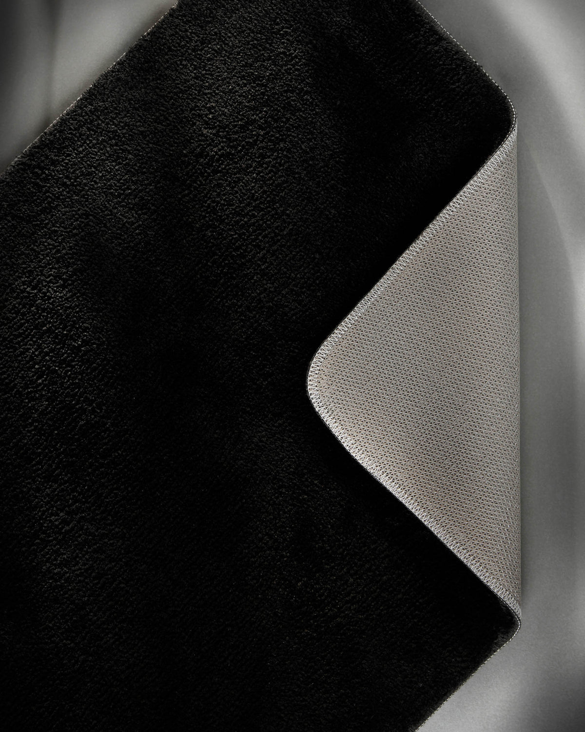 Badematte Badteppich Joris Schwarz flauschig Detail Flor Rücken