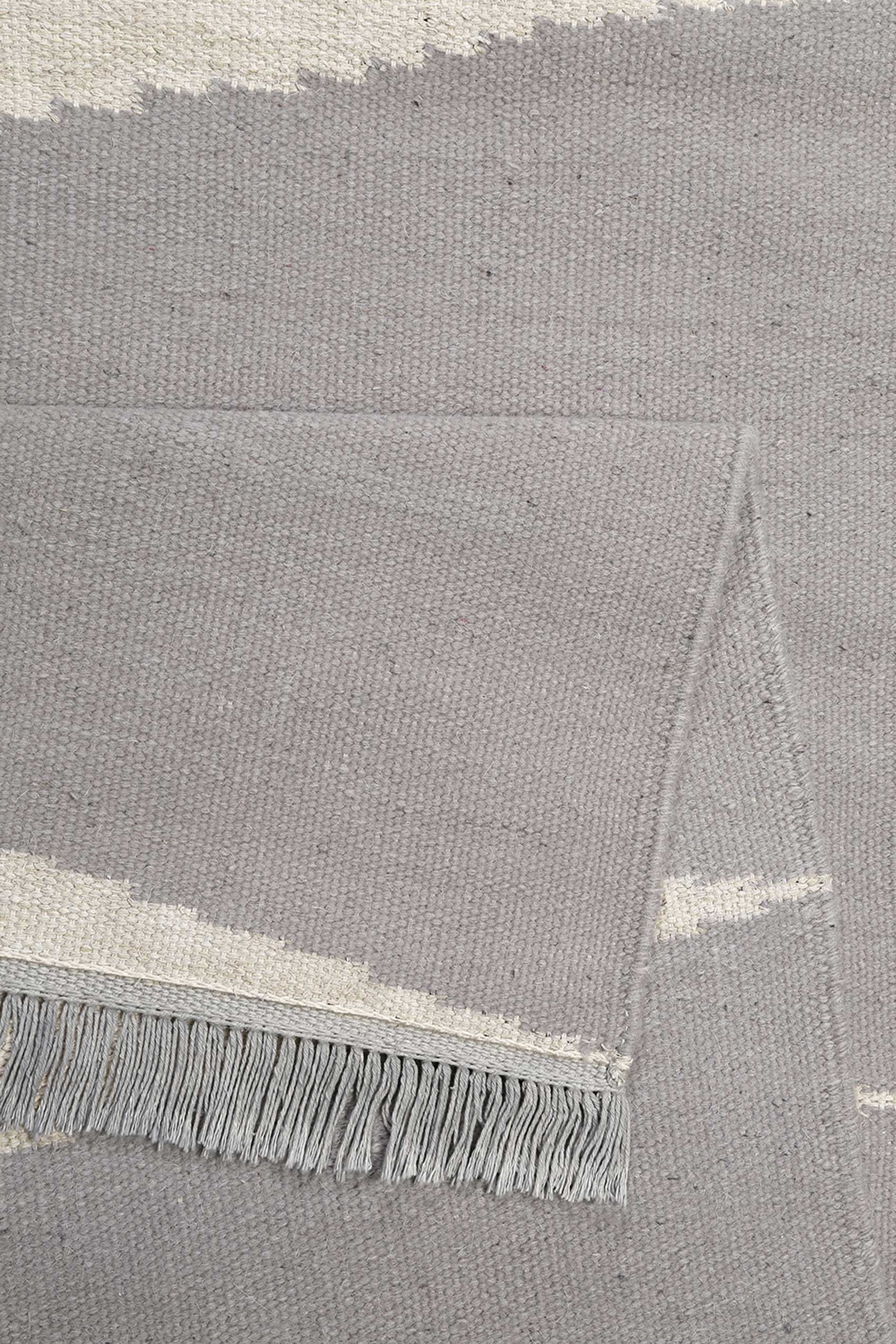 Kelim Teppich Grau Beige aus Naturfaser "Smart Triangle" WECONhome